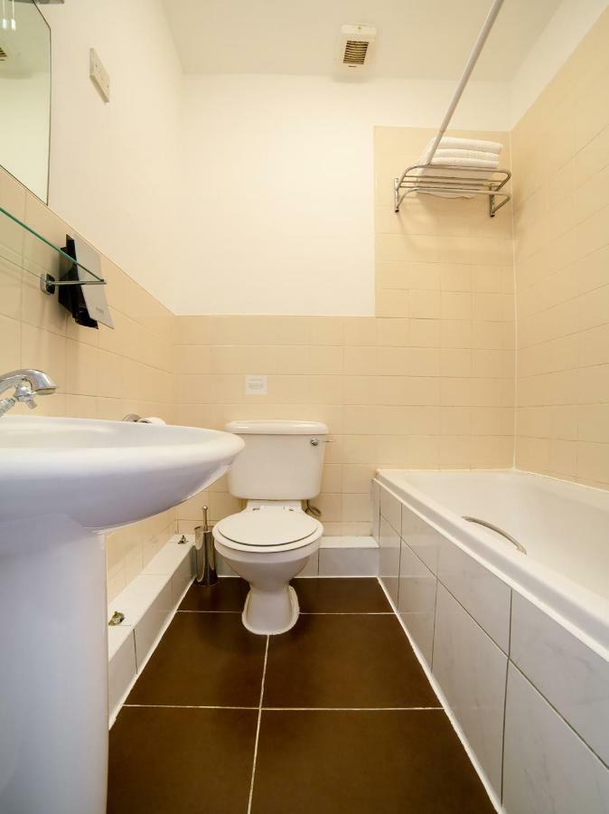 Hotel OYO London Luton à Luton  Extérieur photo